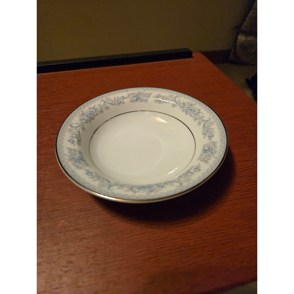Mikasa Dresden Rose L9009 Fine China Rimmed Soup Bowl Blue Floral Japan